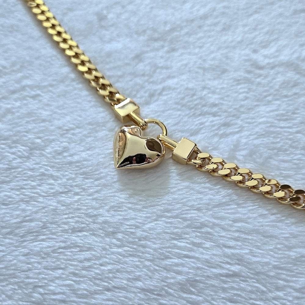 Eye👁 Candy🍬 Gold💛 Flat Cuban🇨🇺 Link Chain⛓️ With Heart♥️ Pendant - NWT - Picture 13 of 16